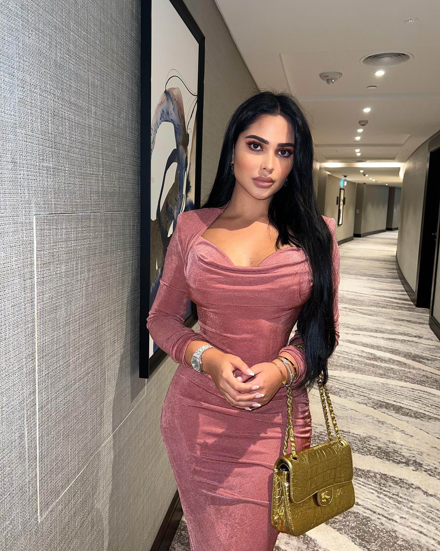 Valeri | Bayraklı VIP escort and premium companion profile image for Izmir Angels